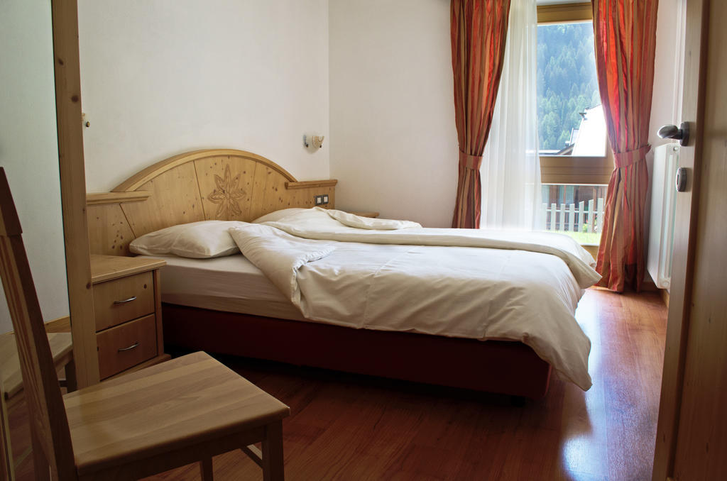 Baita Scaia Bed & Breakfast Cogolo Eksteriør bilde