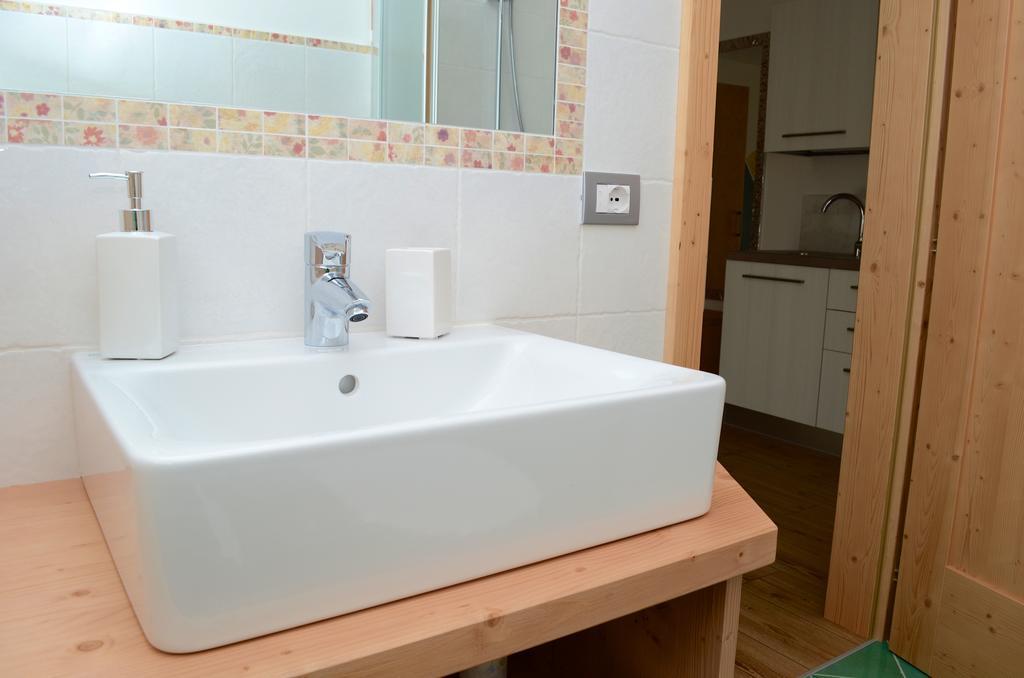 Baita Scaia Bed & Breakfast Cogolo Eksteriør bilde