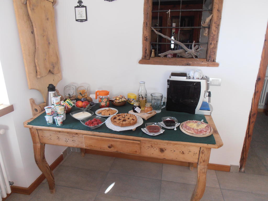 Baita Scaia Bed & Breakfast Cogolo Eksteriør bilde