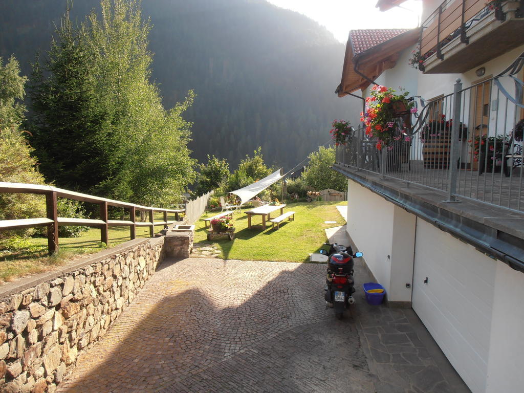 Baita Scaia Bed & Breakfast Cogolo Eksteriør bilde