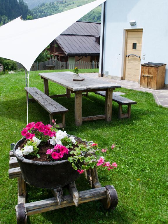 Baita Scaia Bed & Breakfast Cogolo Eksteriør bilde